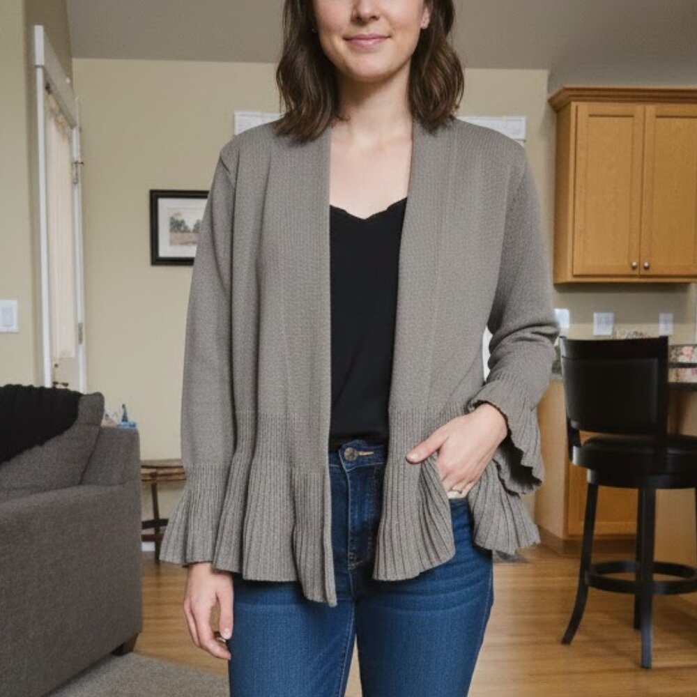 NWT Jeanne Pierre sz medium gray open front sweater cardigan with bell sleeves